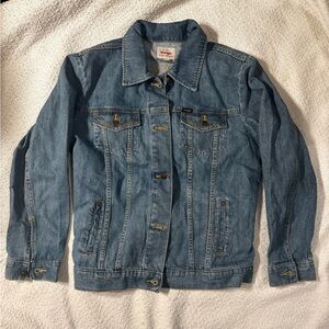 Wrangler Women's Relaxed Fit Memory Maker Jean Jacket